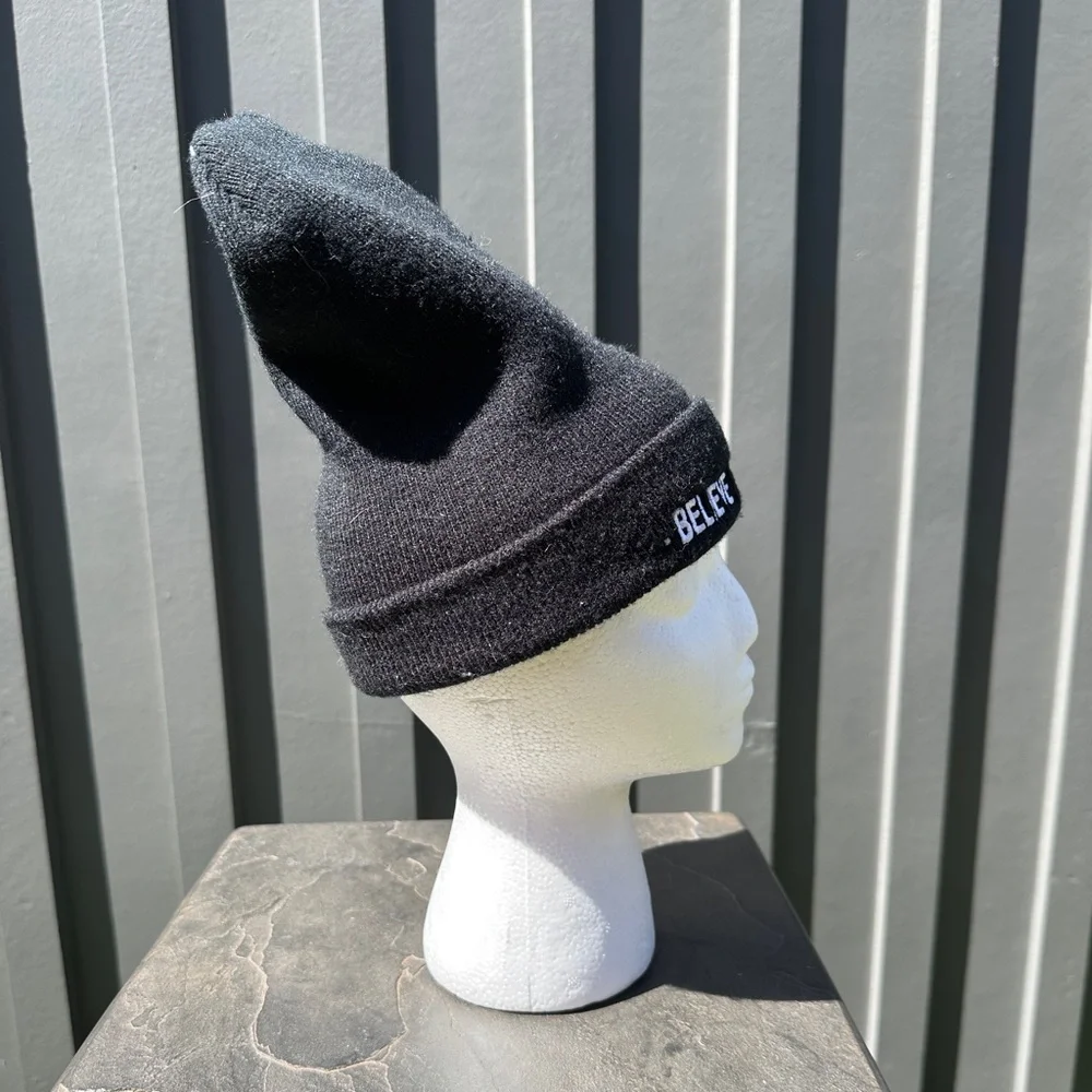 UNIF black acrylic